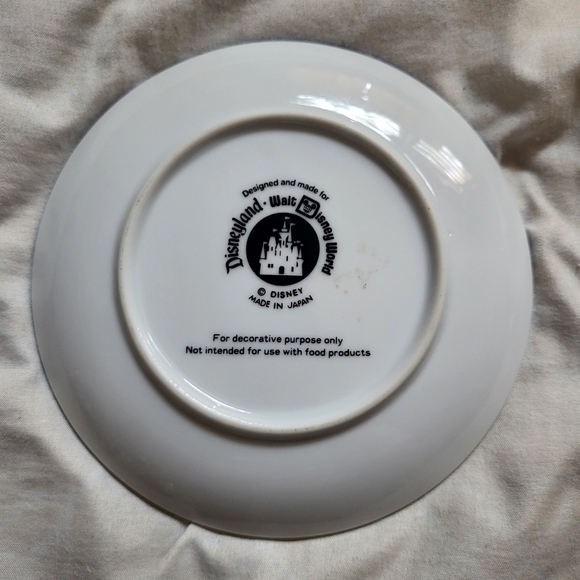 VTG Disneyland 6" Collectors Plate - Picture 2 of 2